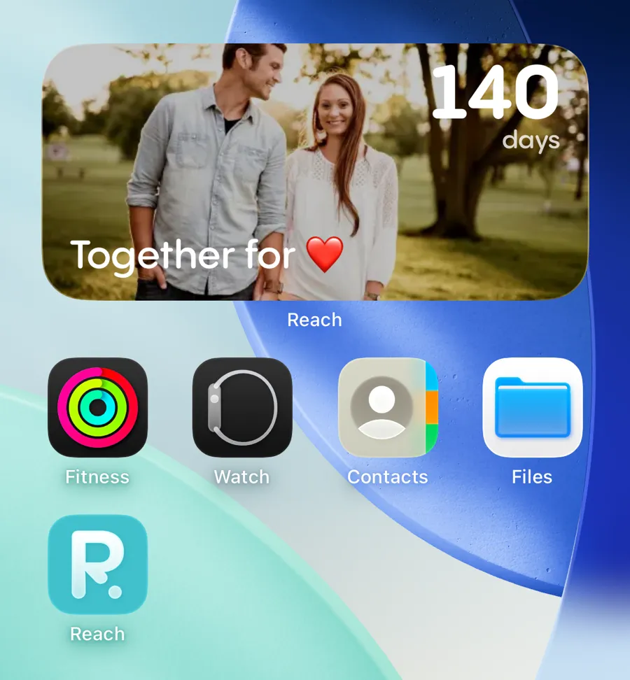 Виджет Reach на домашнем экране iPhone показывает 140 дней вместе